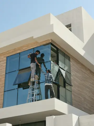 واجهة زجاجية - الدمام