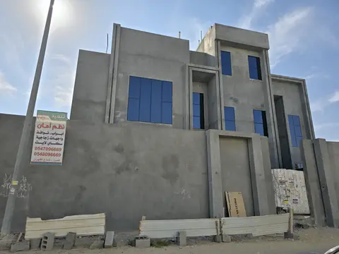 واجهة زجاجية - المبرز